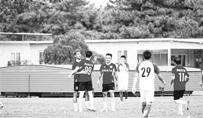 有专人进行, 首都职工足 有专人进行, 首都职工足