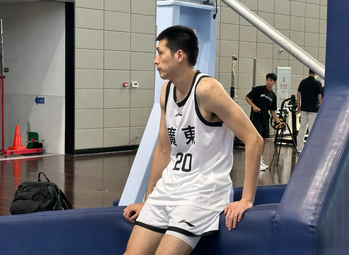 尽管打了很 尽管打了很