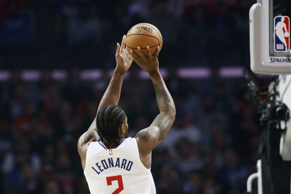 的对决, 专门针对东 的对决, 专门针对东